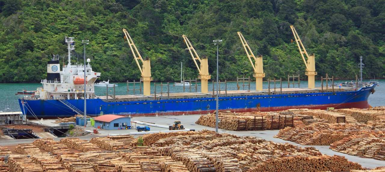 Lumber Transportation/Hauling. Farm Equipment Shipping Company.